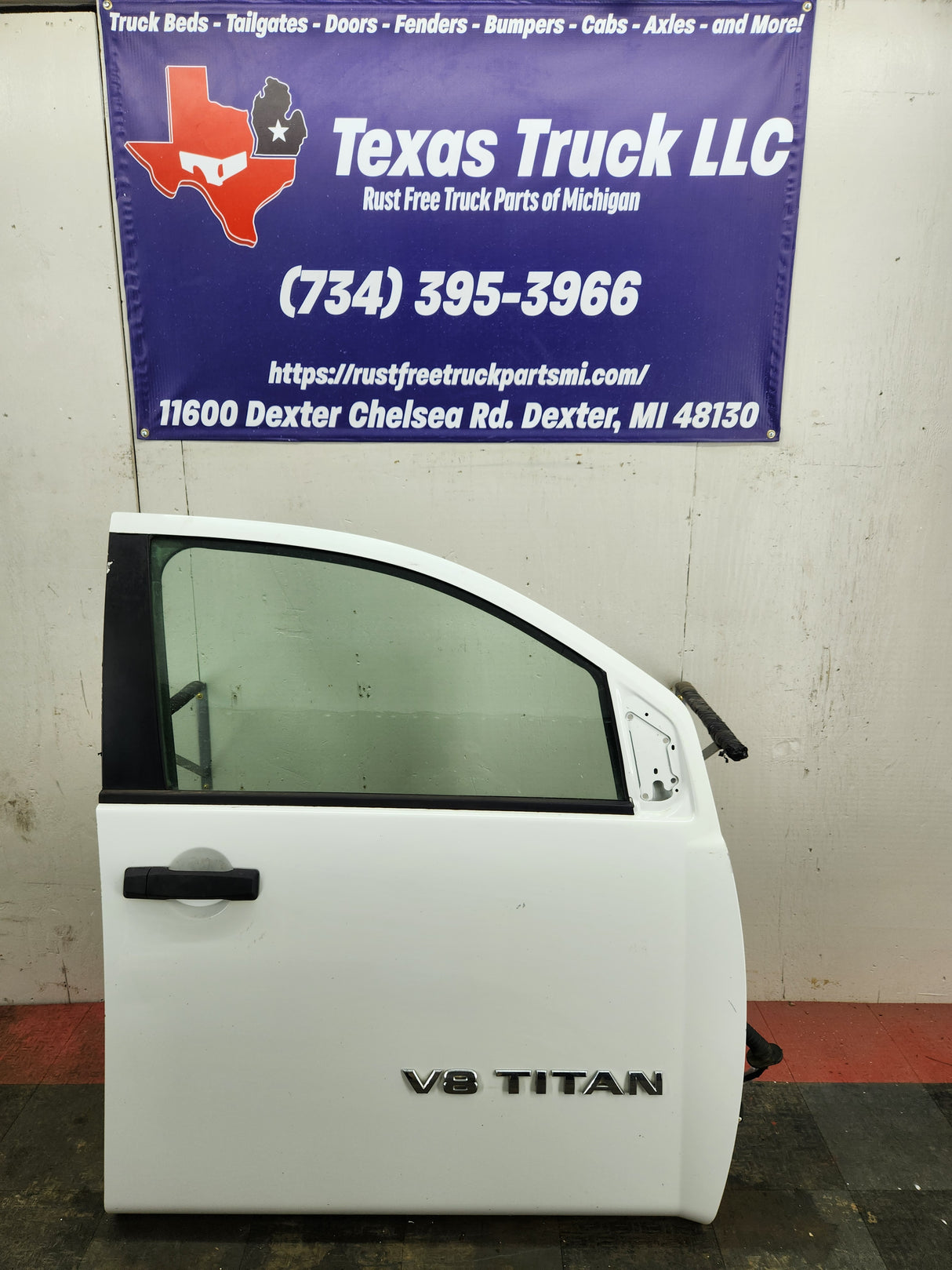 2004-2007 Nissan Titan Crew Cab Passenger Side Front Door RH