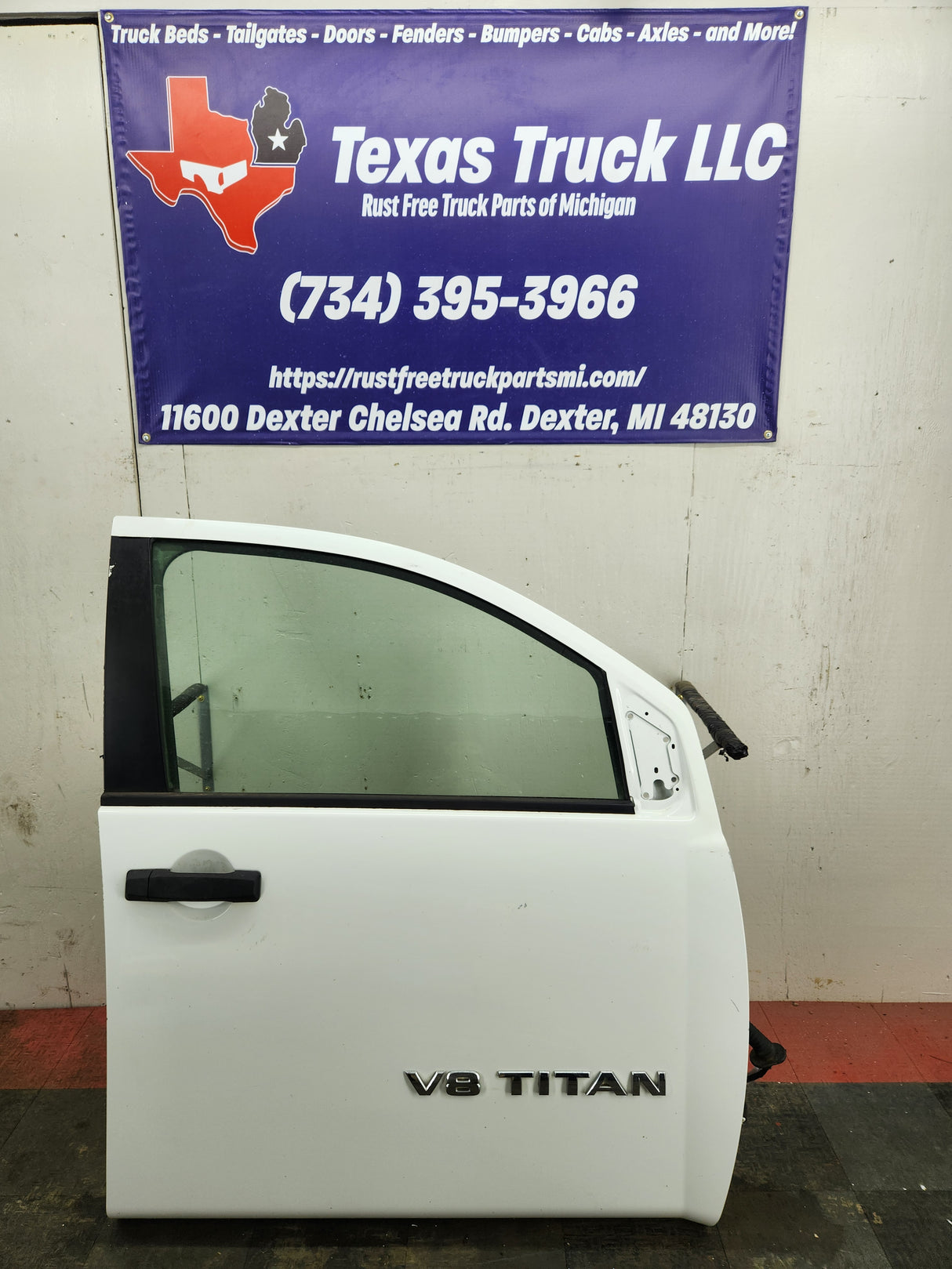 2004-2007 Nissan Titan Crew Cab Passenger Side Front Door RH