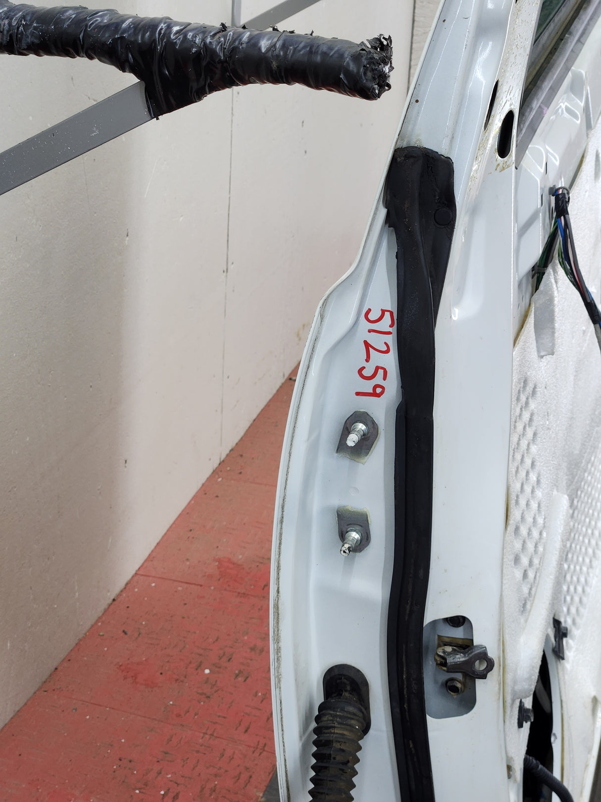 2004-2007 Nissan Titan Crew Cab Passenger Side Front Door RH