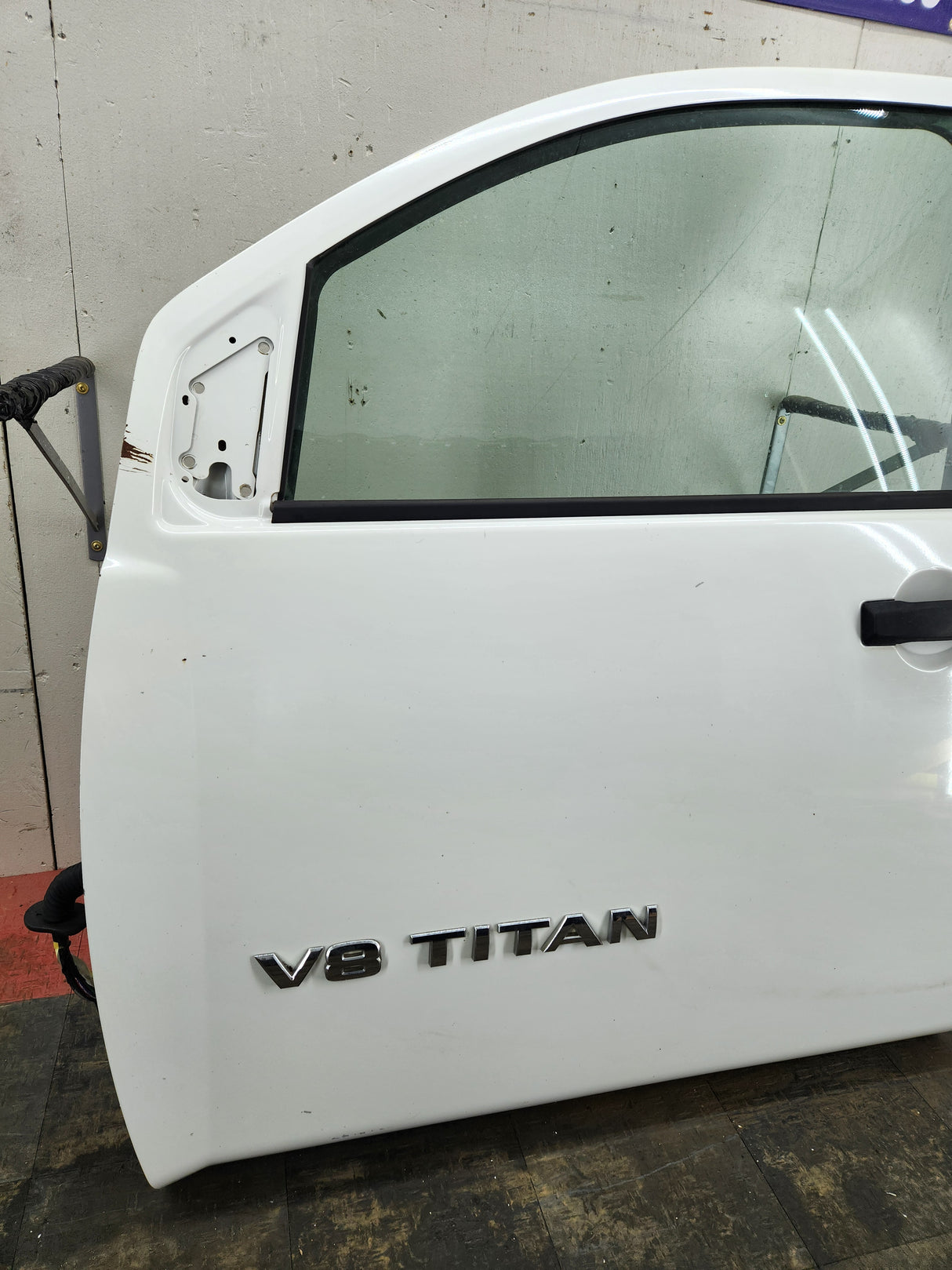 2004-2007 Nissan Titan Crew Cab Driver Side Front Door