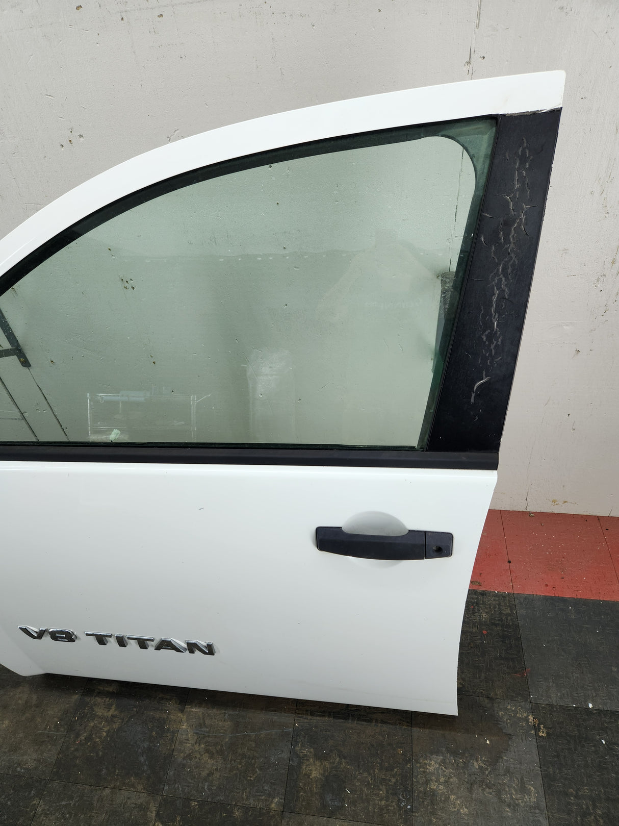 2004-2007 Nissan Titan Crew Cab Driver Side Front Door