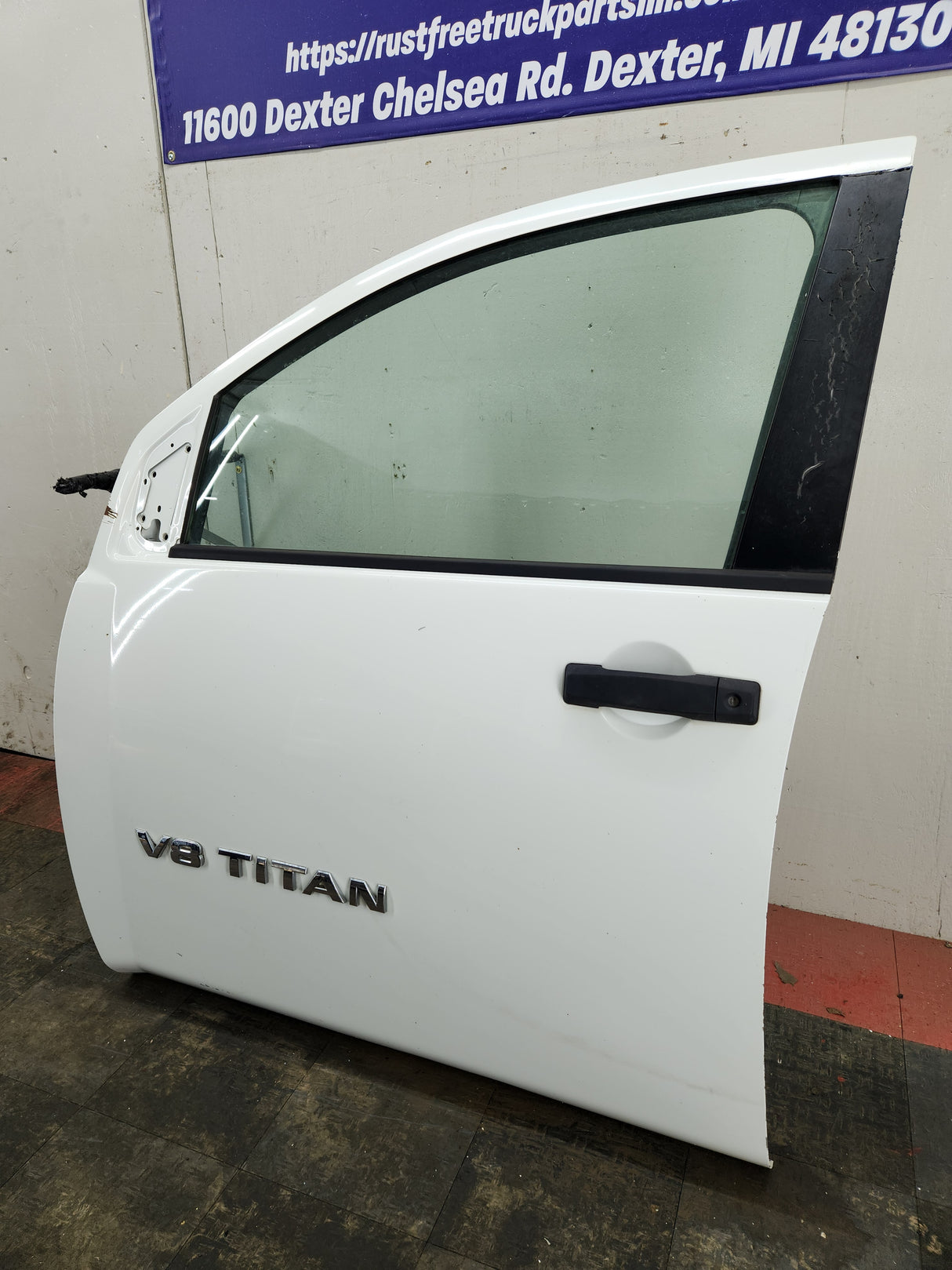 2004-2007 Nissan Titan Crew Cab Driver Side Front Door