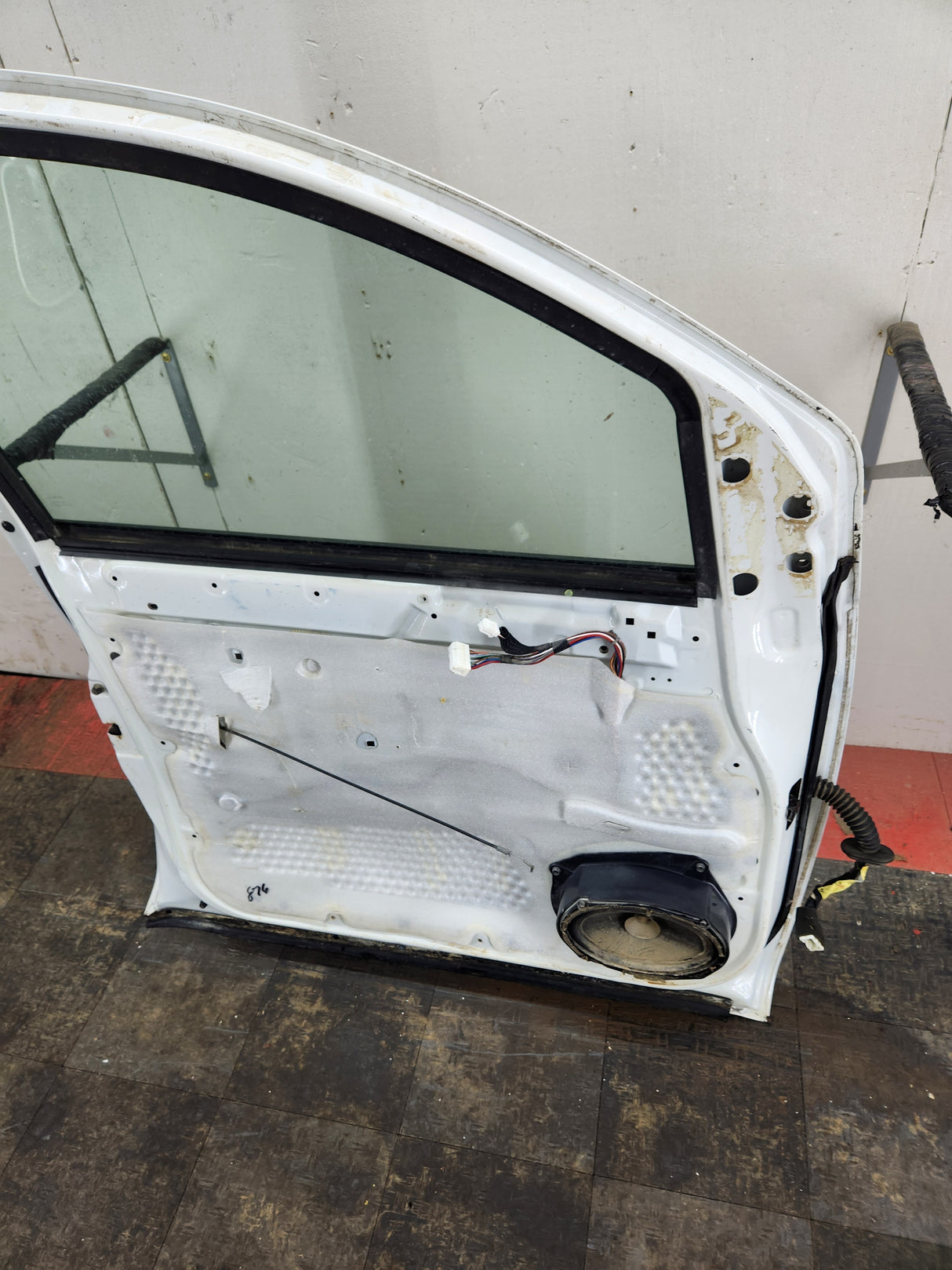 2004-2007 Nissan Titan Crew Cab Driver Side Front Door