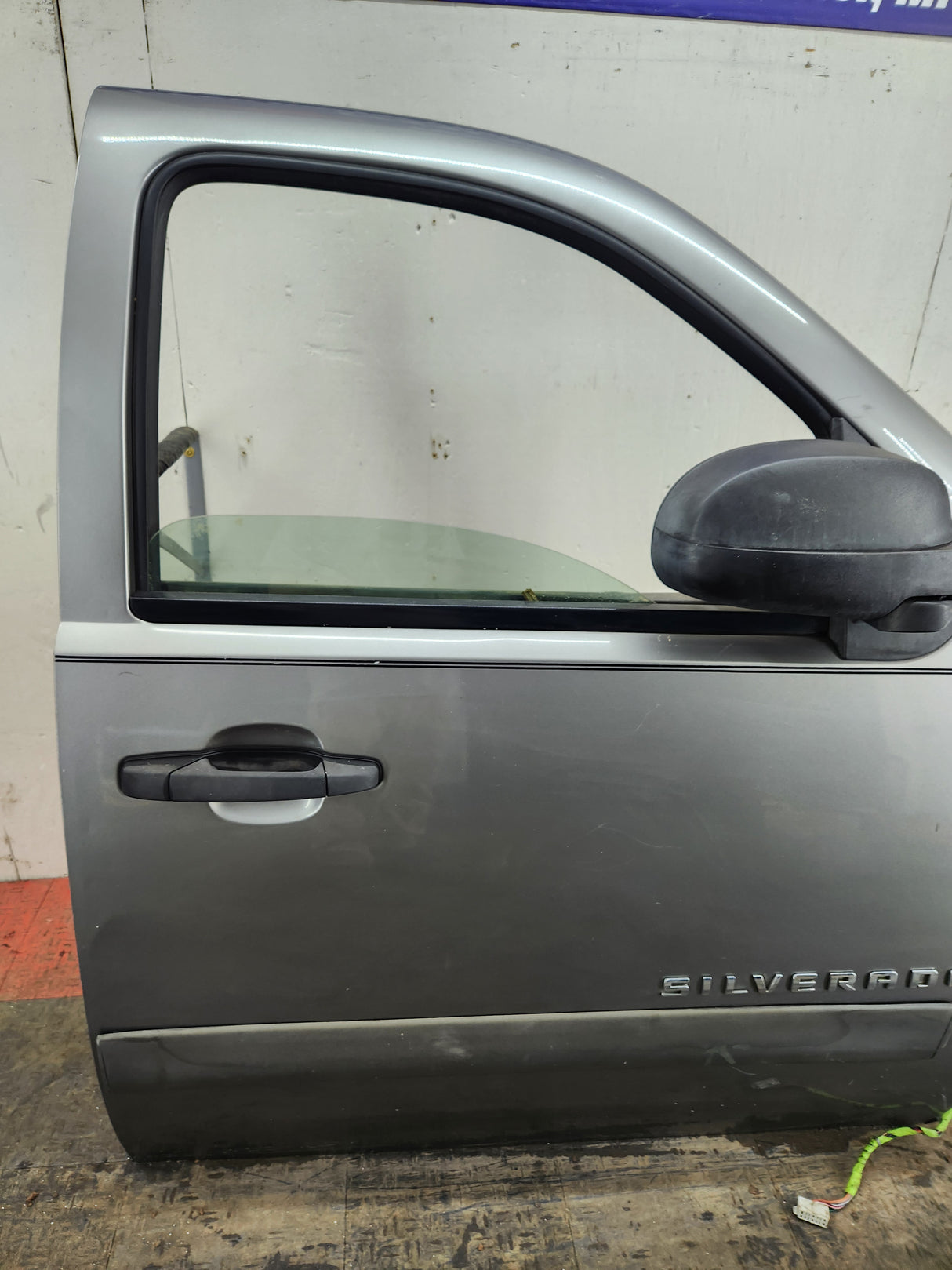 2007-2013 Chevrolet Silverado / GMC Sierra 1500 2500 3500 HD RH Front Passenger Side Door