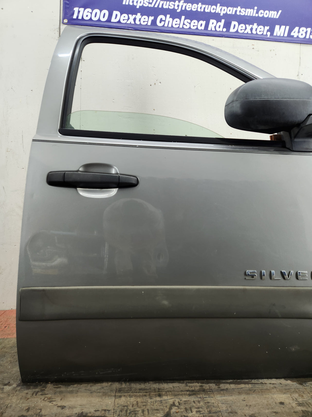 2007-2013 Chevrolet Silverado / GMC Sierra 1500 2500 3500 HD RH Front Passenger Side Door