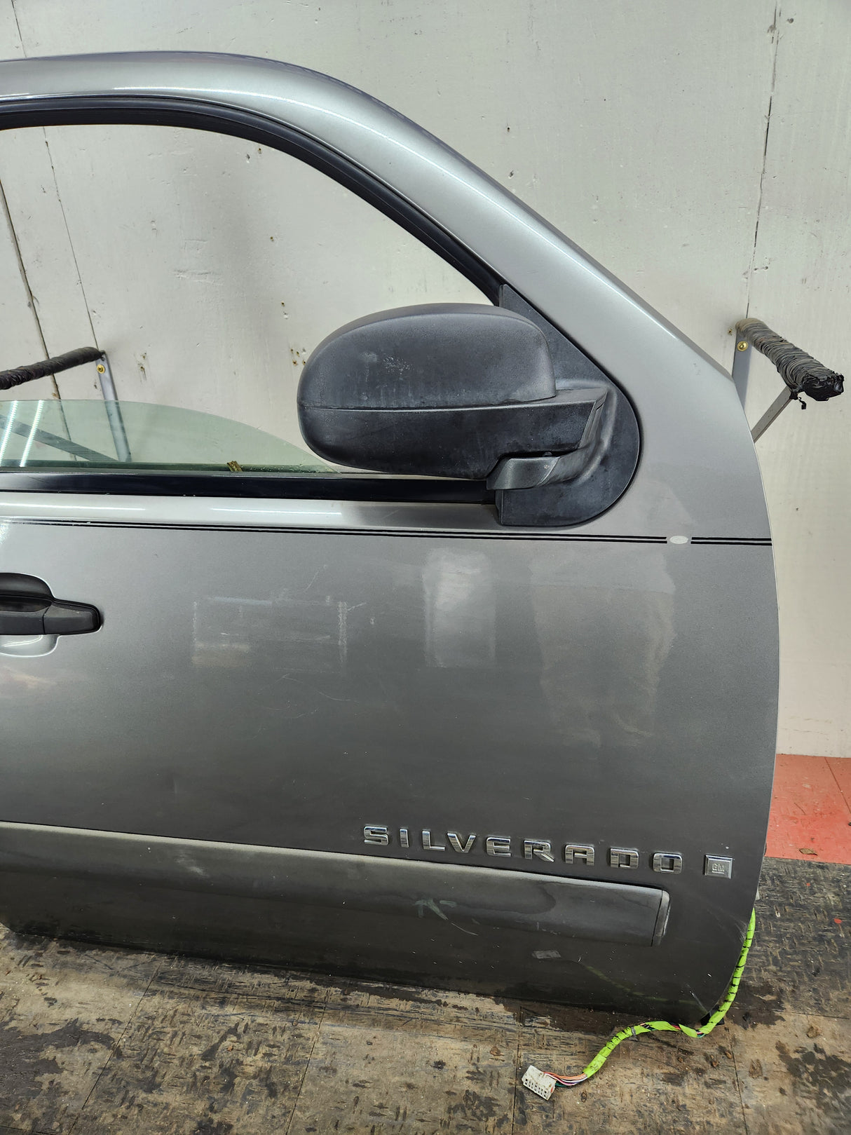 2007-2013 Chevrolet Silverado / GMC Sierra 1500 2500 3500 HD RH Front Passenger Side Door