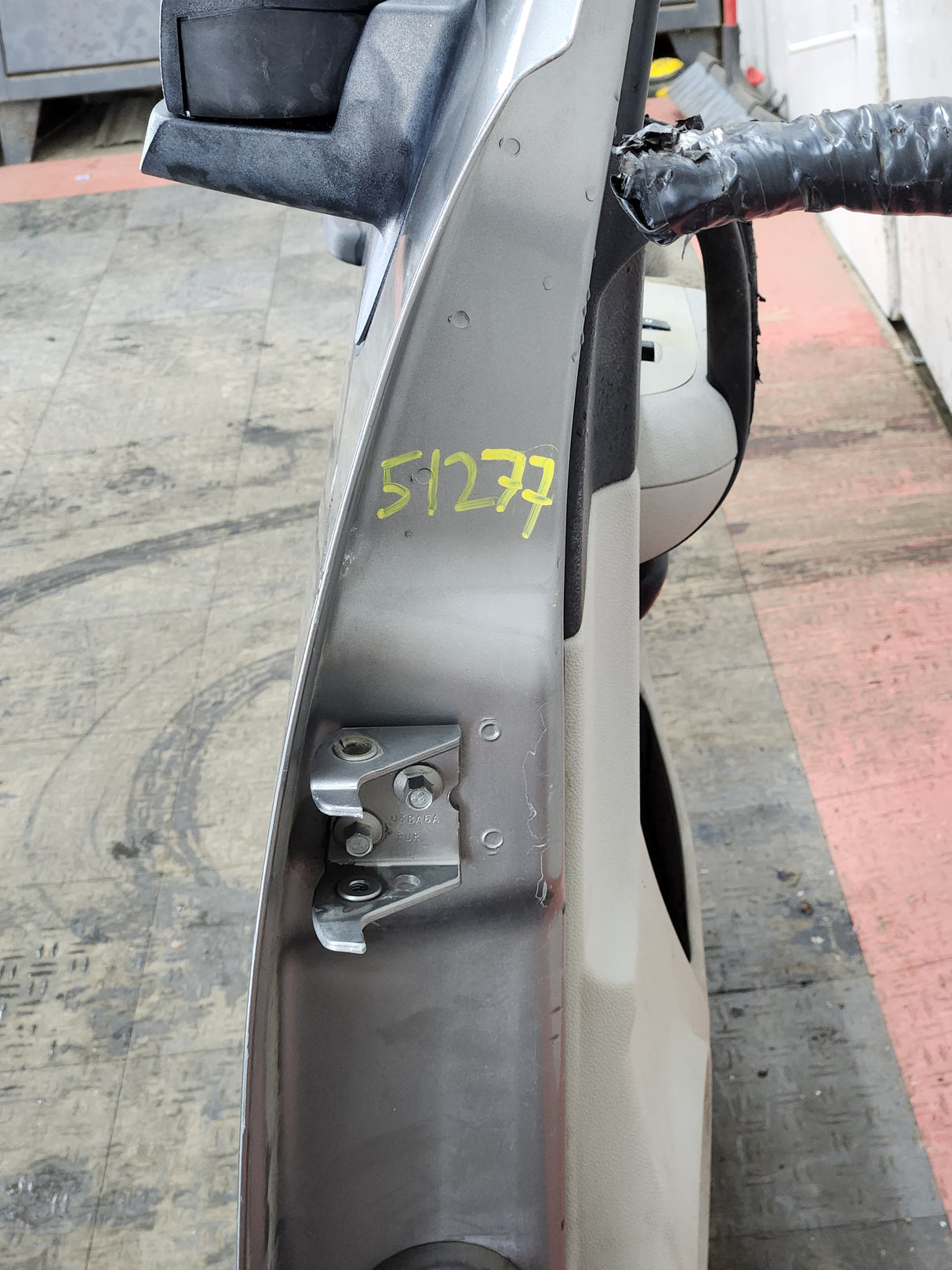 2007-2013 Chevrolet Silverado / GMC Sierra 1500 2500 3500 HD RH Front Passenger Side Door