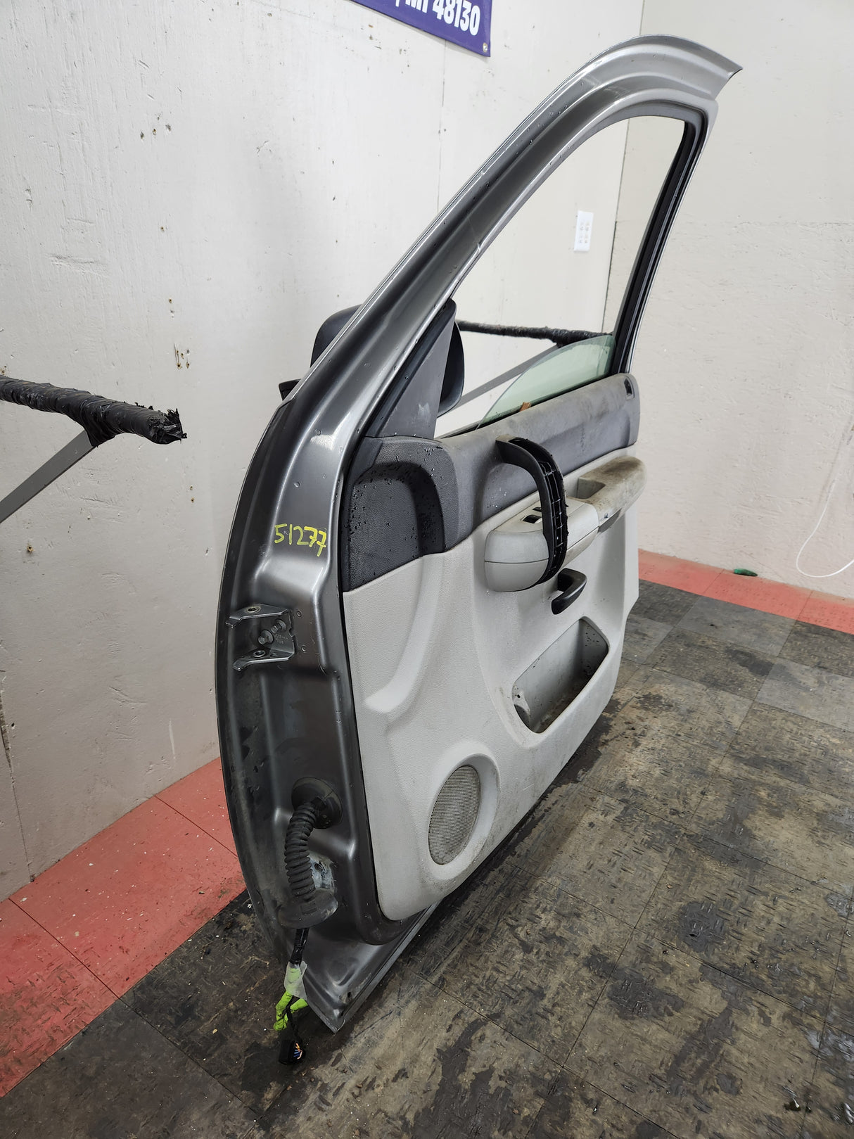 2007-2013 Chevrolet Silverado / GMC Sierra 1500 2500 3500 HD RH Front Passenger Side Door