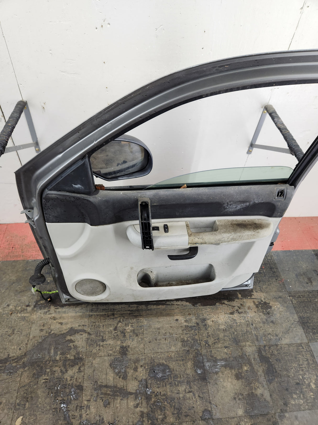 2007-2013 Chevrolet Silverado / GMC Sierra 1500 2500 3500 HD RH Front Passenger Side Door