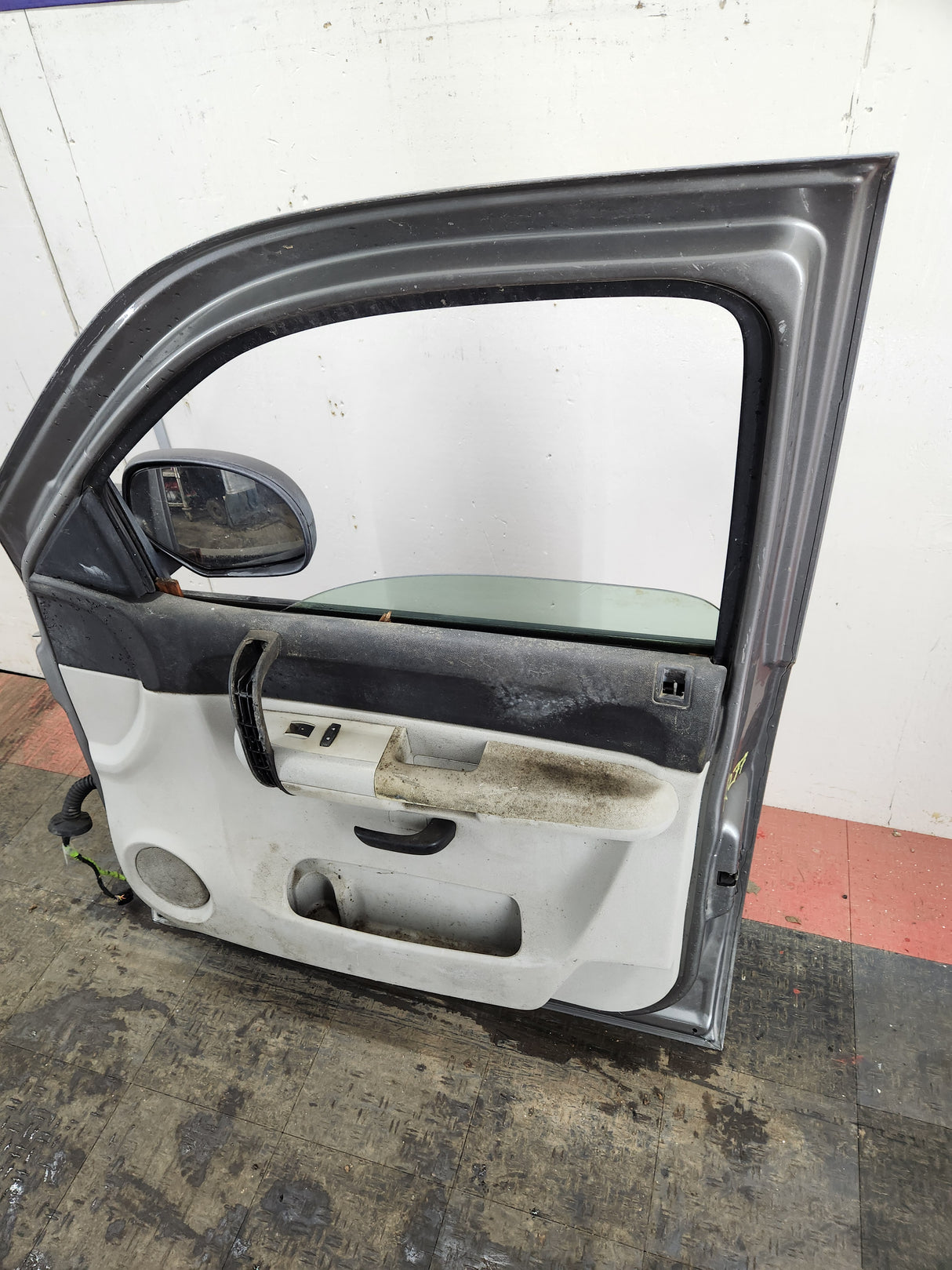 2007-2013 Chevrolet Silverado / GMC Sierra 1500 2500 3500 HD RH Front Passenger Side Door