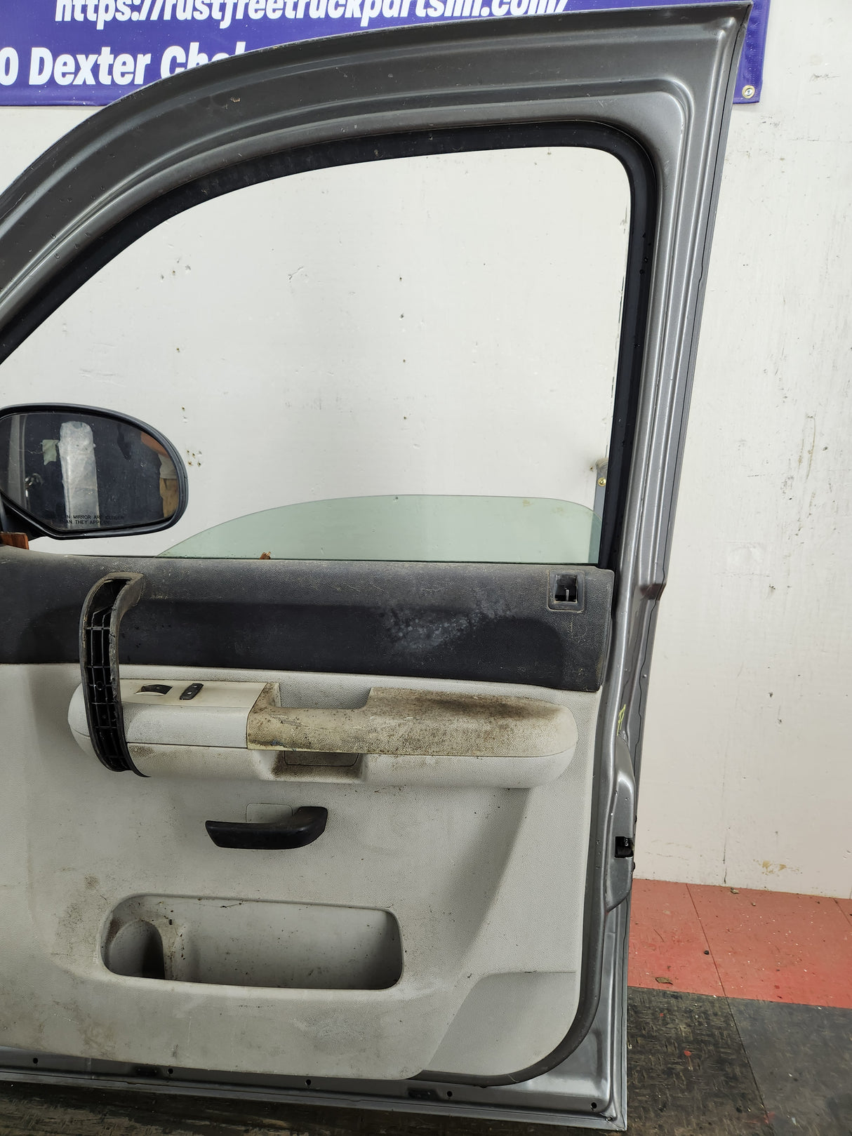 2007-2013 Chevrolet Silverado / GMC Sierra 1500 2500 3500 HD RH Front Passenger Side Door