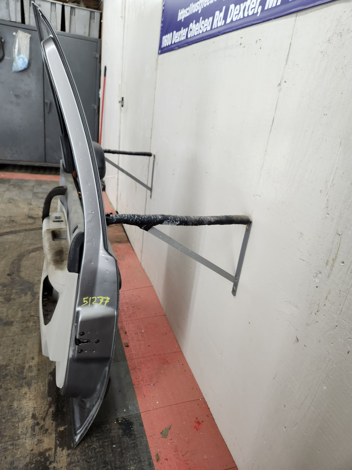 2007-2013 Chevrolet Silverado / GMC Sierra 1500 2500 3500 HD RH Front Passenger Side Door