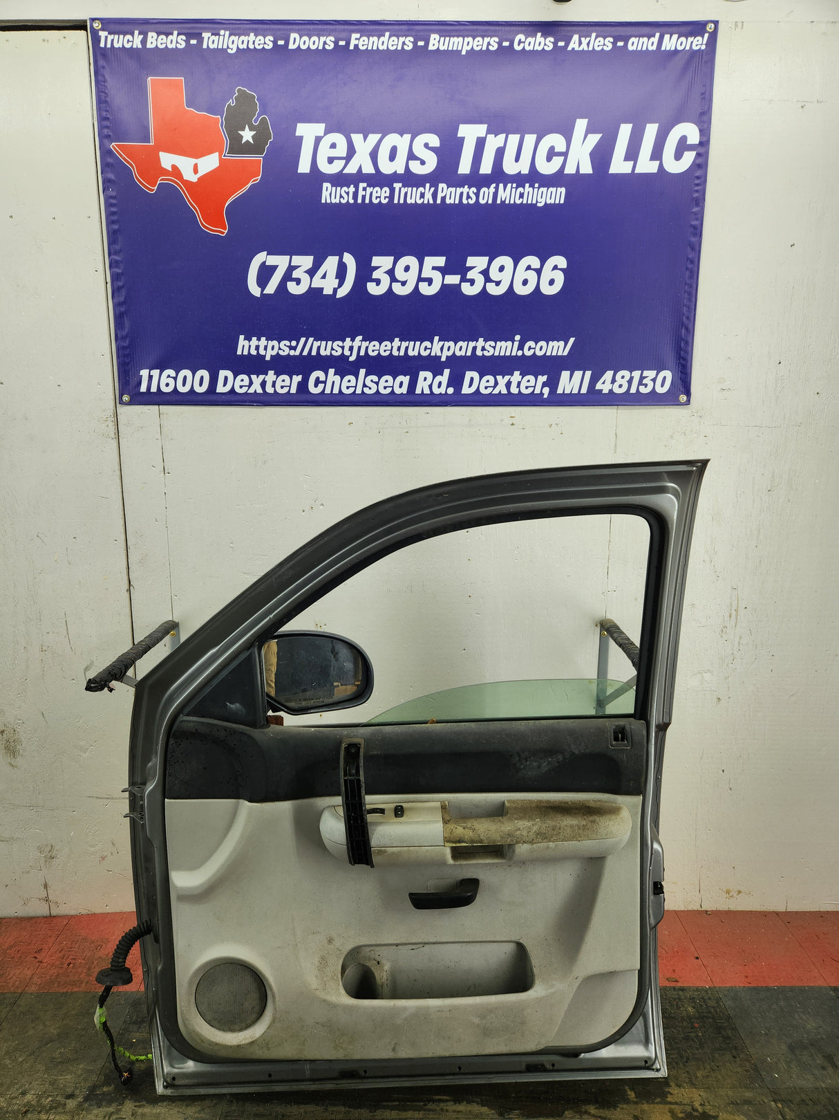 2007-2013 Chevrolet Silverado / GMC Sierra 1500 2500 3500 HD RH Front Passenger Side Door