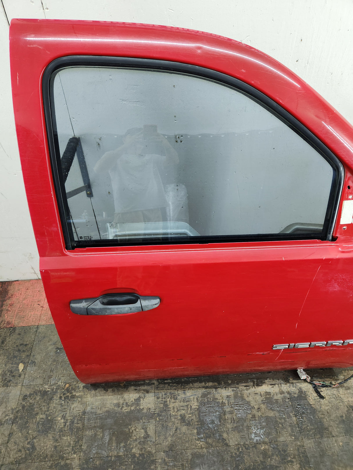 2007-2013 Chevrolet Silverado / GMC Sierra 1500 2500 3500 HD RH Front Passenger Side Door