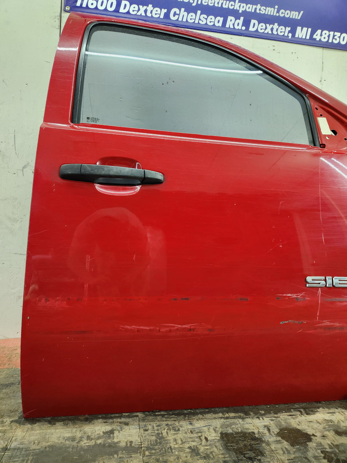 2007-2013 Chevrolet Silverado / GMC Sierra 1500 2500 3500 HD RH Front Passenger Side Door