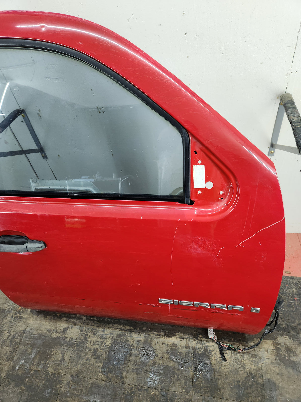 2007-2013 Chevrolet Silverado / GMC Sierra 1500 2500 3500 HD RH Front Passenger Side Door