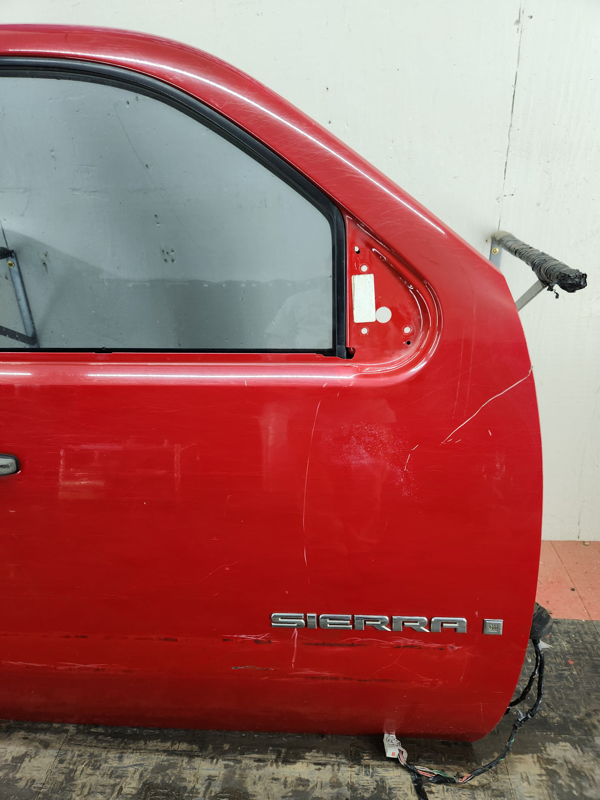 2007-2013 Chevrolet Silverado / GMC Sierra 1500 2500 3500 HD RH Front Passenger Side Door