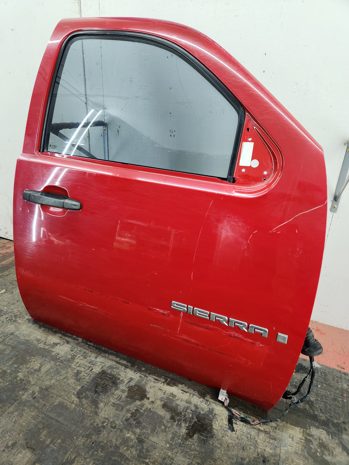 2007-2013 Chevrolet Silverado / GMC Sierra 1500 2500 3500 HD RH Front Passenger Side Door