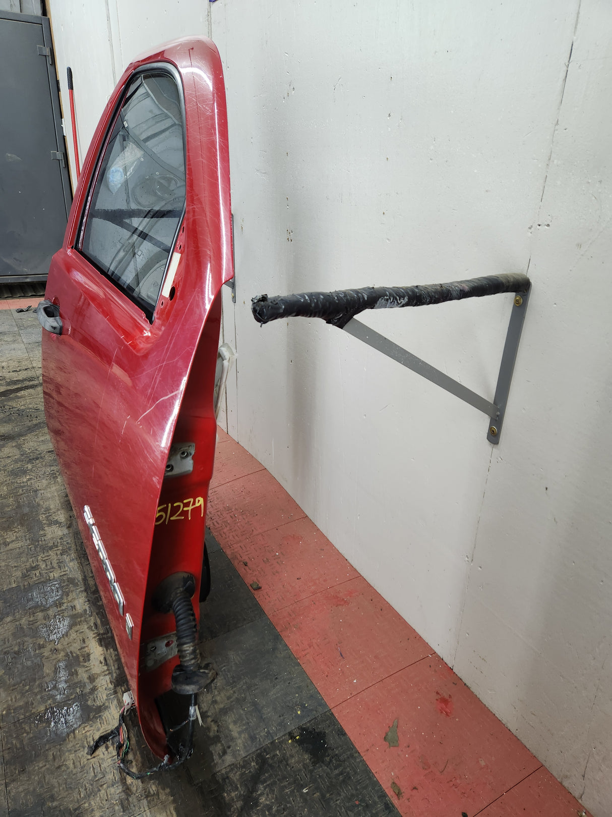 2007-2013 Chevrolet Silverado / GMC Sierra 1500 2500 3500 HD RH Front Passenger Side Door