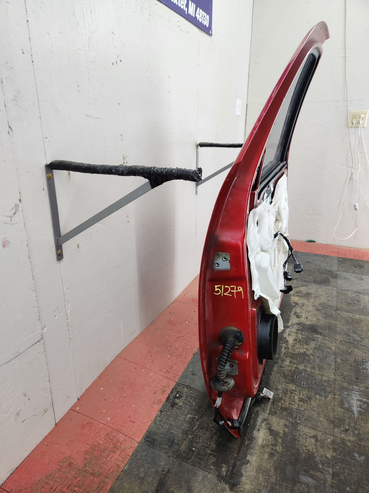 2007-2013 Chevrolet Silverado / GMC Sierra 1500 2500 3500 HD RH Front Passenger Side Door