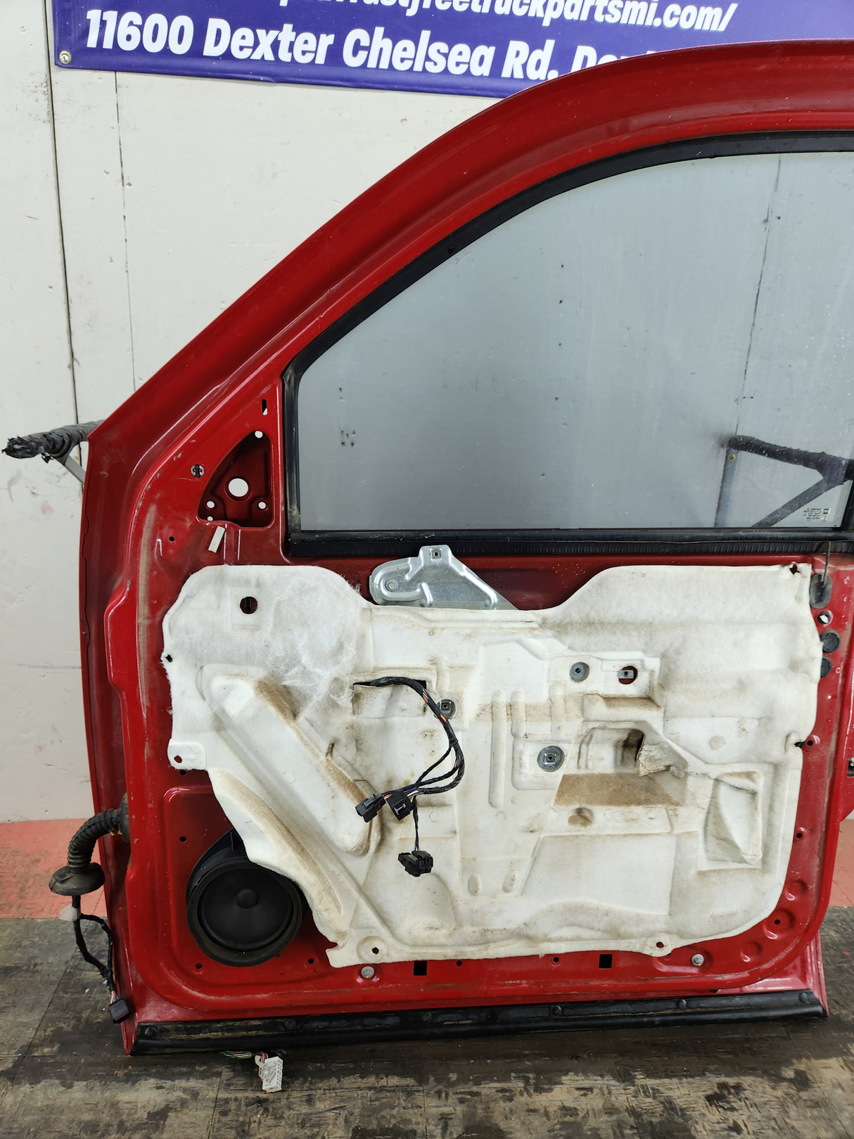 2007-2013 Chevrolet Silverado / GMC Sierra 1500 2500 3500 HD RH Front Passenger Side Door