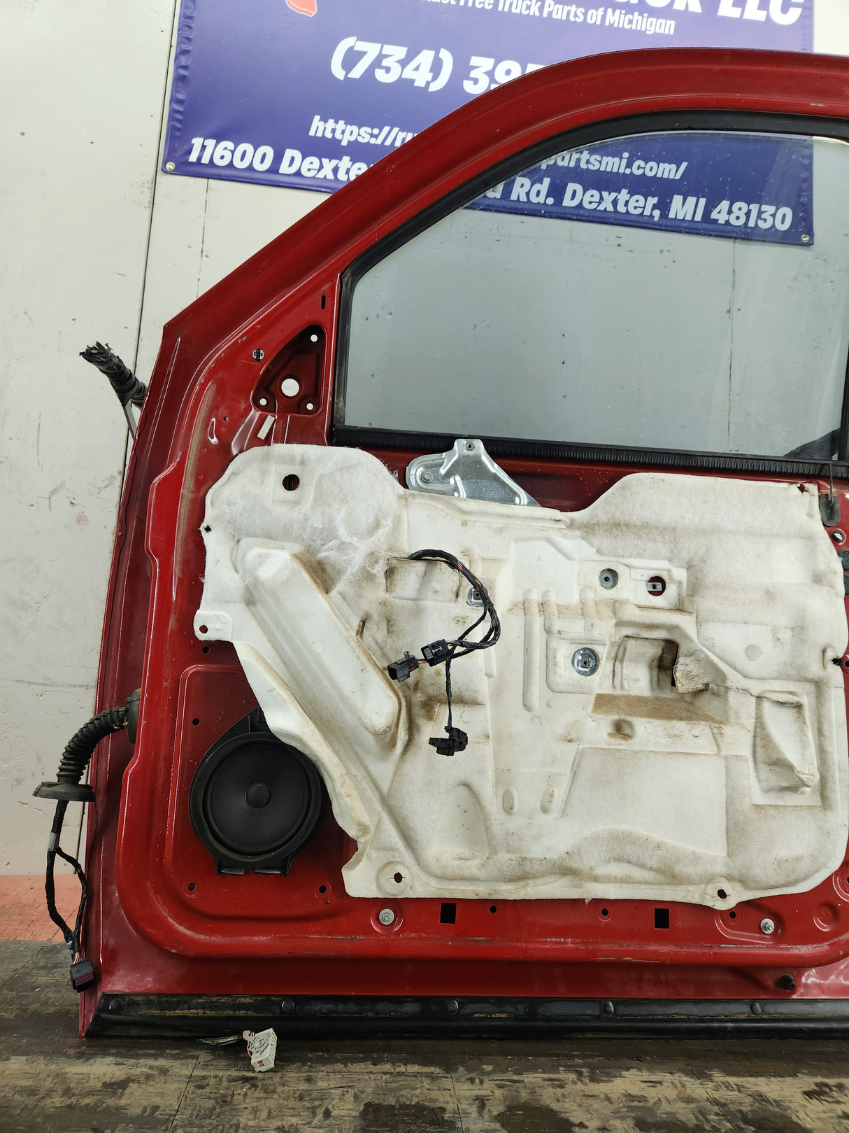 2007-2013 Chevrolet Silverado / GMC Sierra 1500 2500 3500 HD RH Front Passenger Side Door