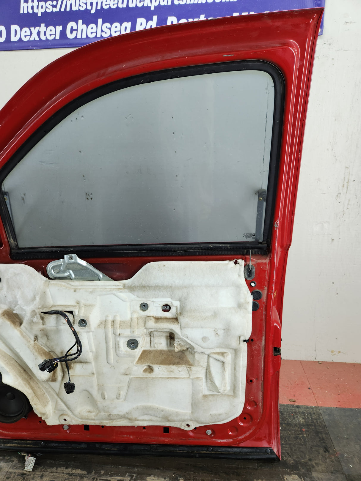 2007-2013 Chevrolet Silverado / GMC Sierra 1500 2500 3500 HD RH Front Passenger Side Door