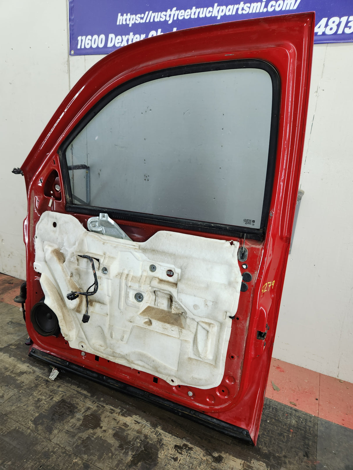 2007-2013 Chevrolet Silverado / GMC Sierra 1500 2500 3500 HD RH Front Passenger Side Door