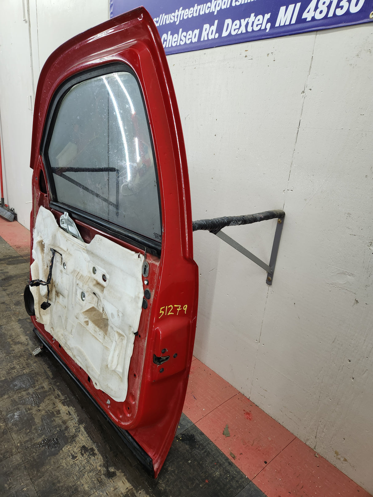 2007-2013 Chevrolet Silverado / GMC Sierra 1500 2500 3500 HD RH Front Passenger Side Door