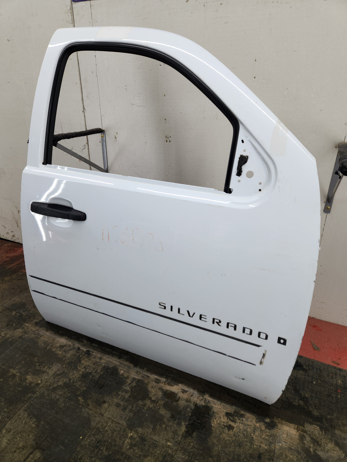 2007-2013 Chevrolet Silverado / GMC Sierra 1500 2500 3500 HD RH Front Passenger Side Door