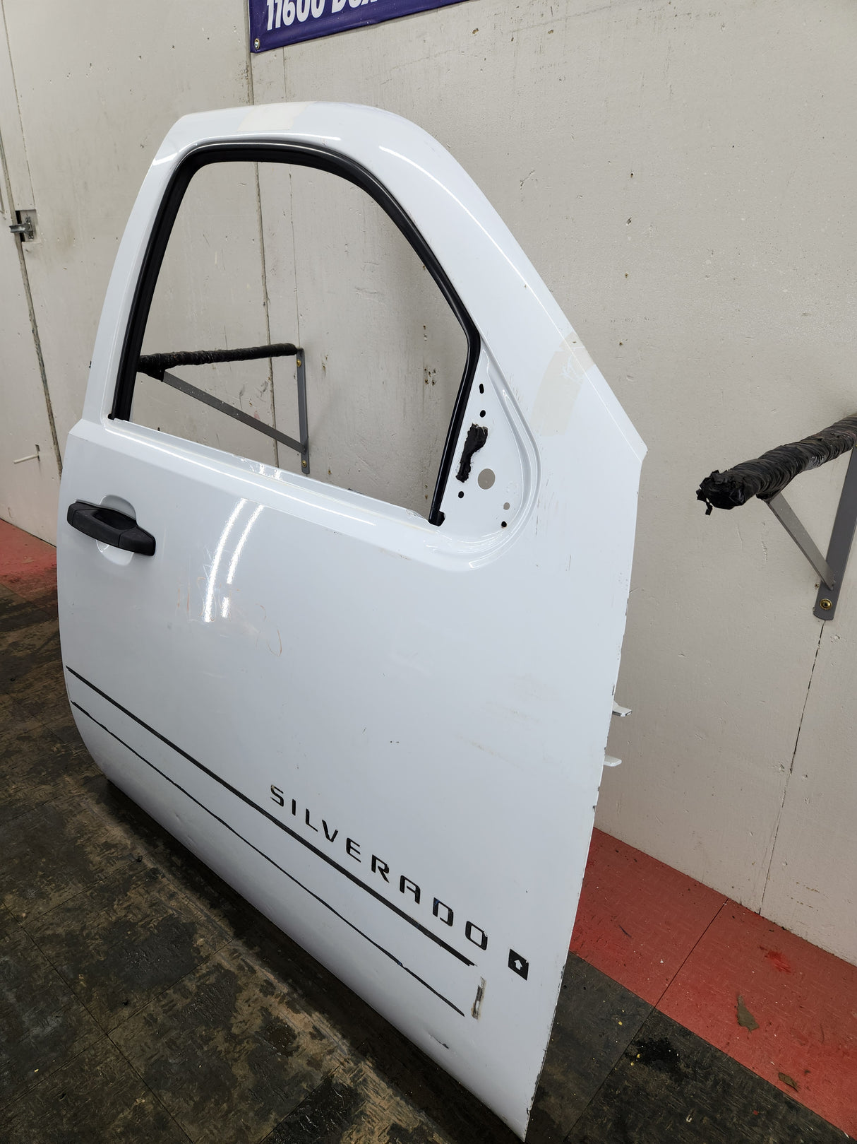 2007-2013 Chevrolet Silverado / GMC Sierra 1500 2500 3500 HD RH Front Passenger Side Door