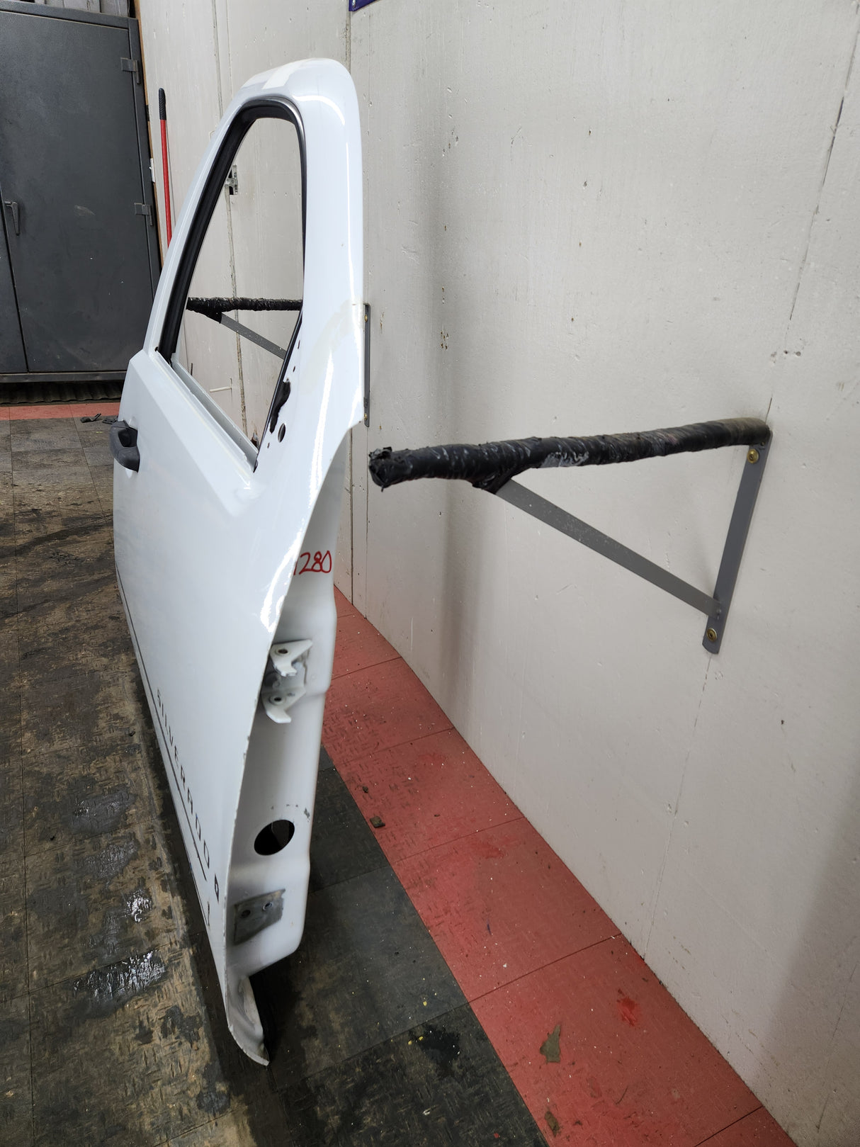 2007-2013 Chevrolet Silverado / GMC Sierra 1500 2500 3500 HD RH Front Passenger Side Door