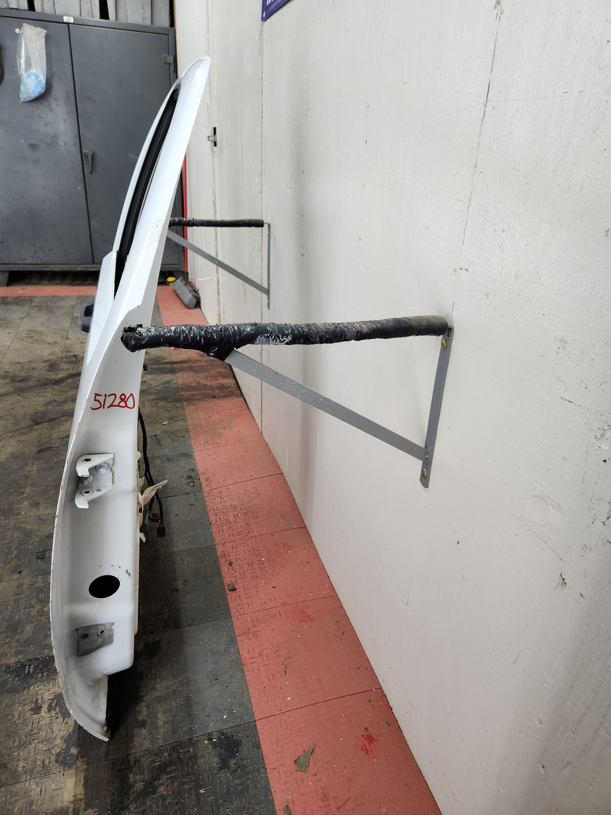 2007-2013 Chevrolet Silverado / GMC Sierra 1500 2500 3500 HD RH Front Passenger Side Door