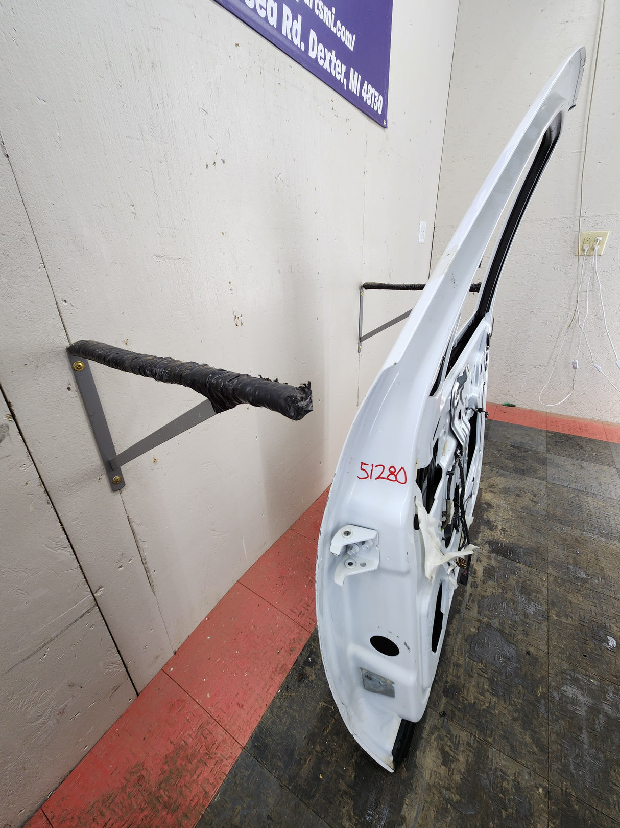 2007-2013 Chevrolet Silverado / GMC Sierra 1500 2500 3500 HD RH Front Passenger Side Door