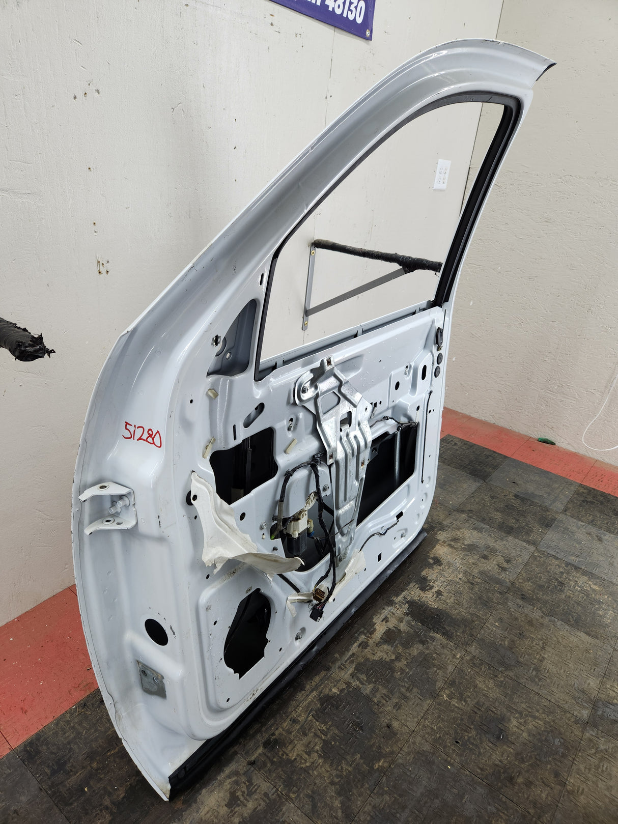 2007-2013 Chevrolet Silverado / GMC Sierra 1500 2500 3500 HD RH Front Passenger Side Door