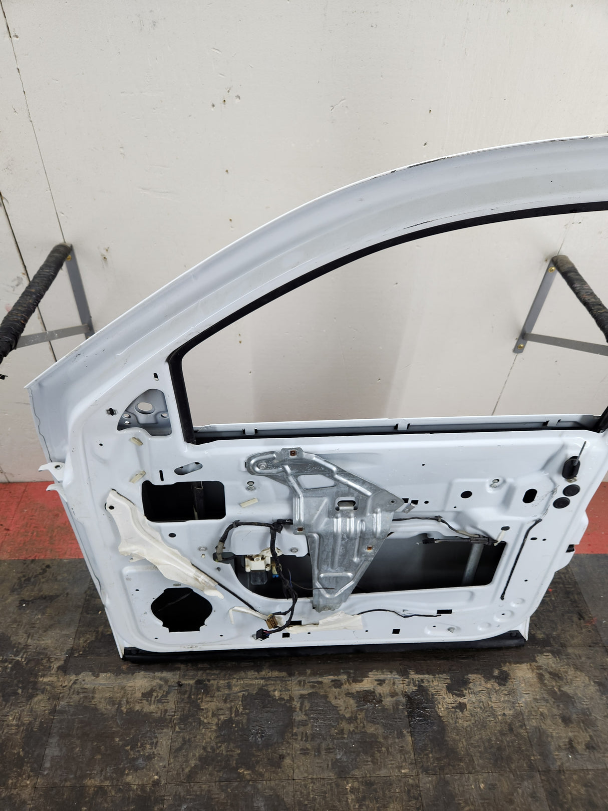 2007-2013 Chevrolet Silverado / GMC Sierra 1500 2500 3500 HD RH Front Passenger Side Door