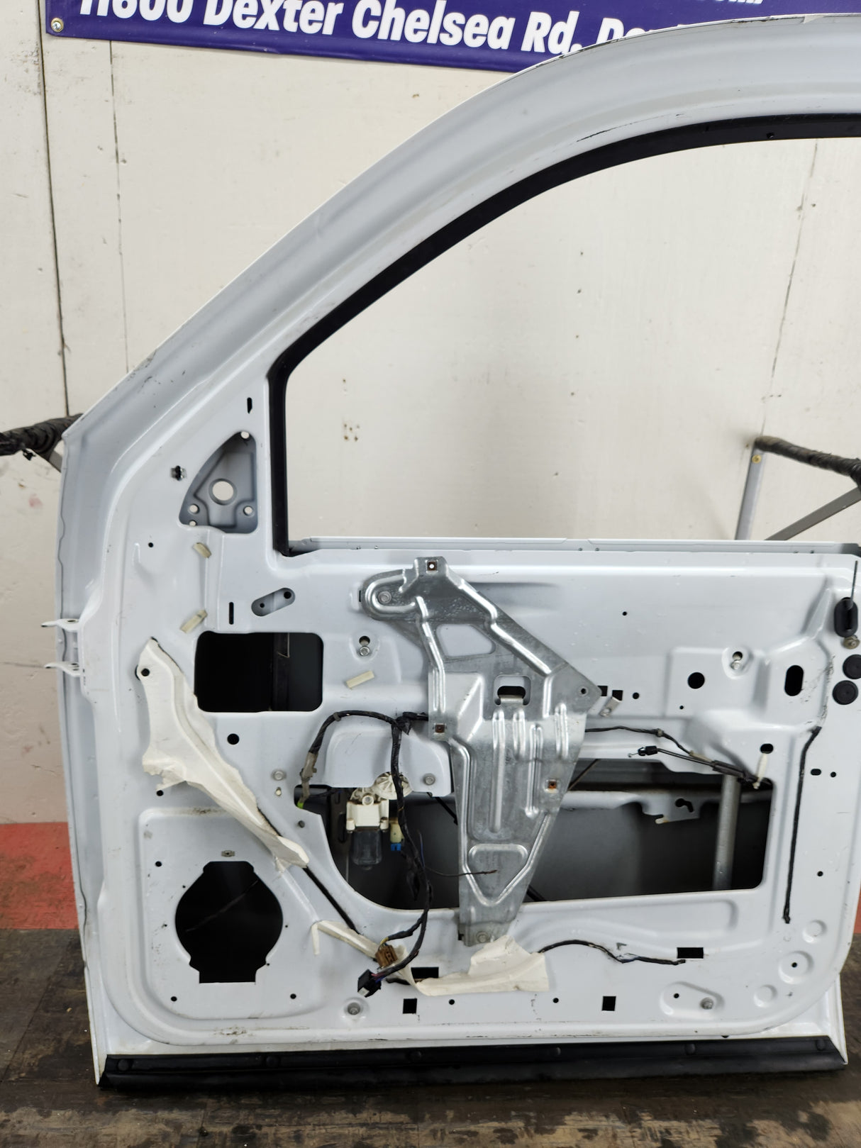 2007-2013 Chevrolet Silverado / GMC Sierra 1500 2500 3500 HD RH Front Passenger Side Door