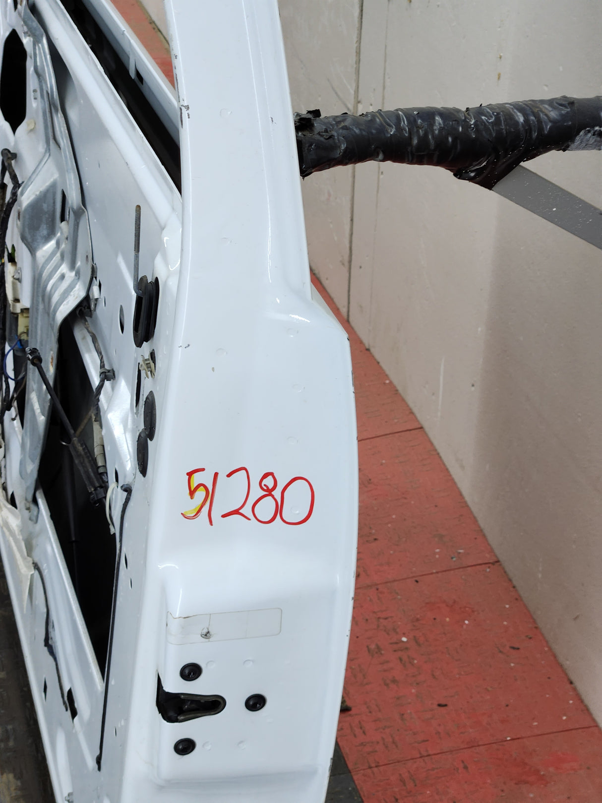 2007-2013 Chevrolet Silverado / GMC Sierra 1500 2500 3500 HD RH Front Passenger Side Door