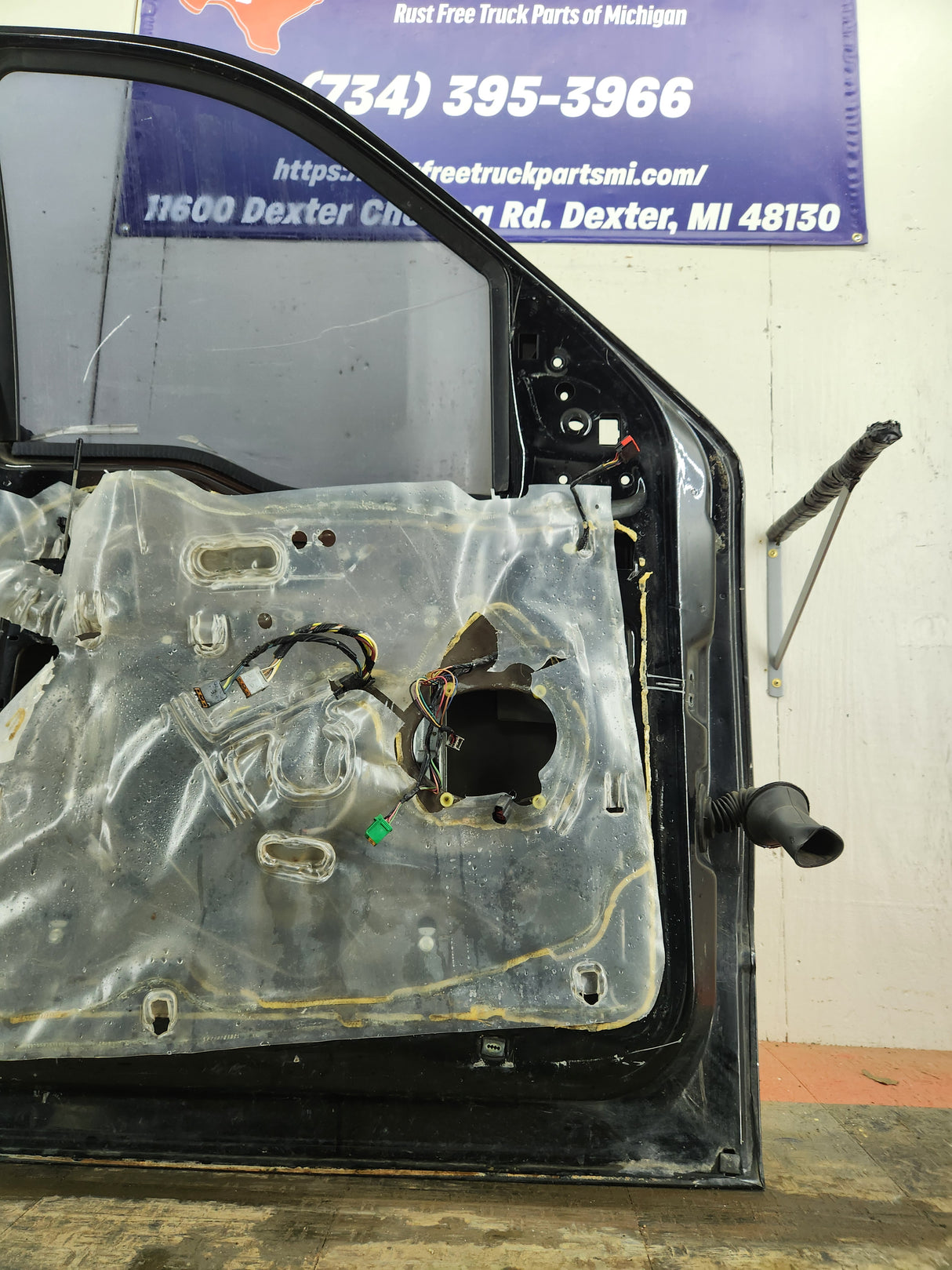 2004-2008 Ford F150 Crew Cab Driver Front Door