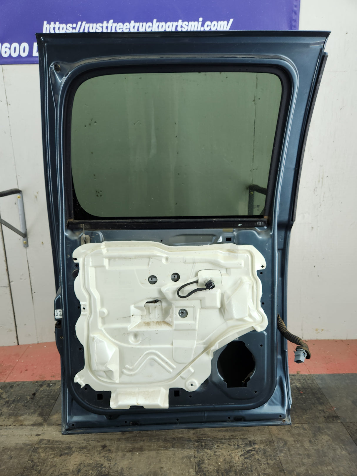 2007-2013 Chevrolet Silverado / GMC Sierra 1500 2500 3500 HD Crew Cab LH Driver Side Rear Door