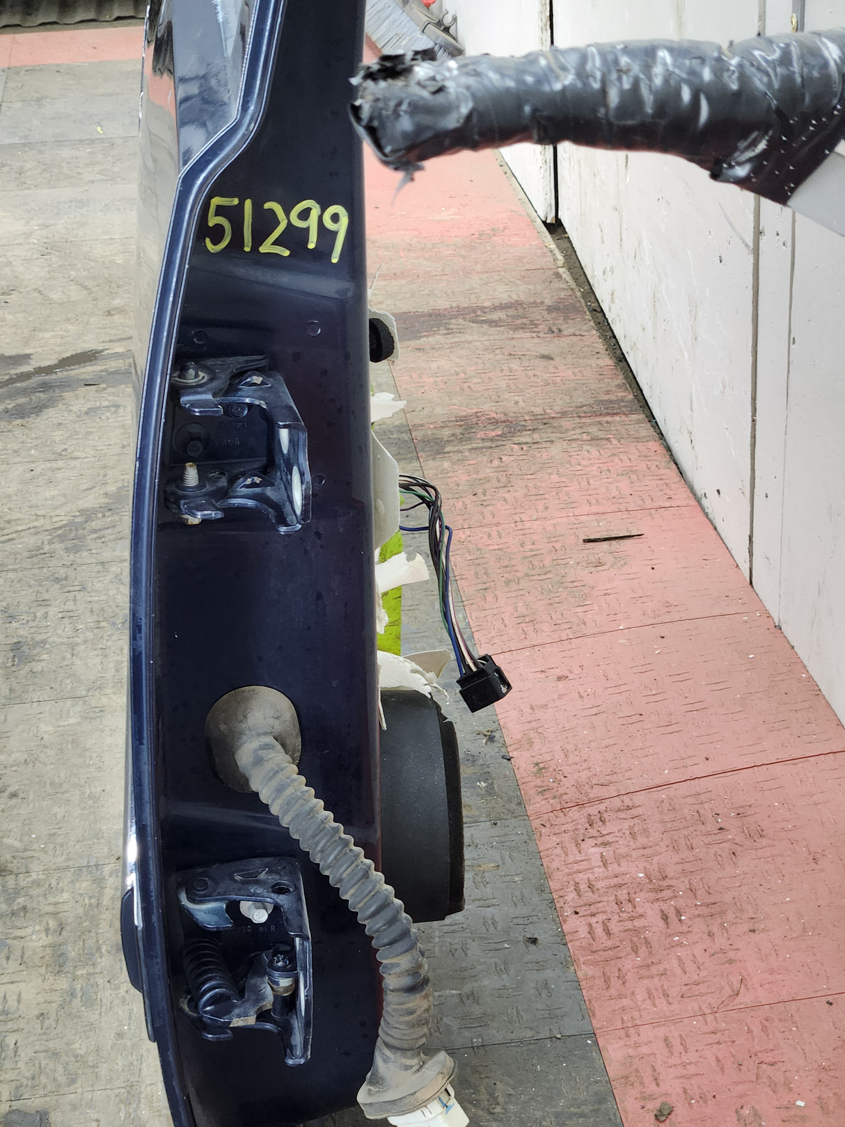 2007-2013 Chevrolet Silverado / GMC Sierra 1500 2500 3500 HD Crew Cab RH Passenger Rear Door