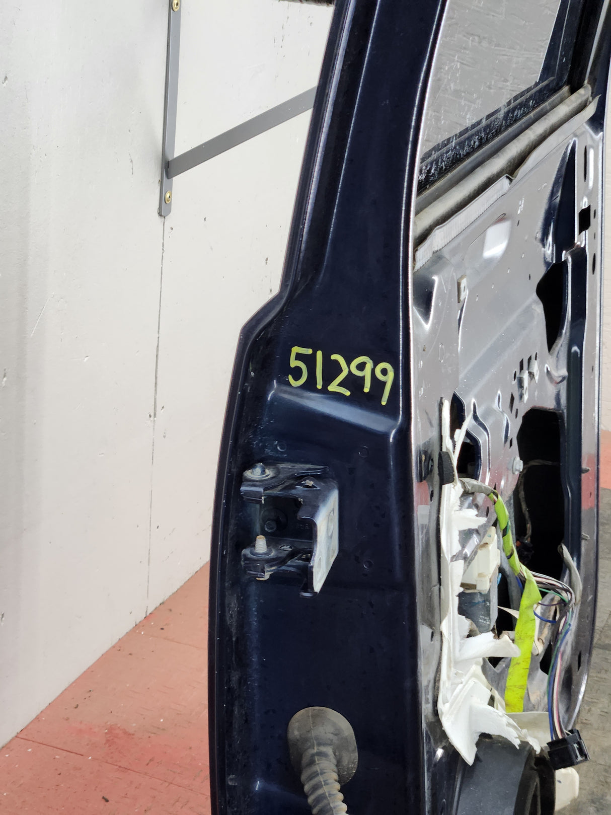 2007-2013 Chevrolet Silverado / GMC Sierra 1500 2500 3500 HD Crew Cab RH Passenger Rear Door