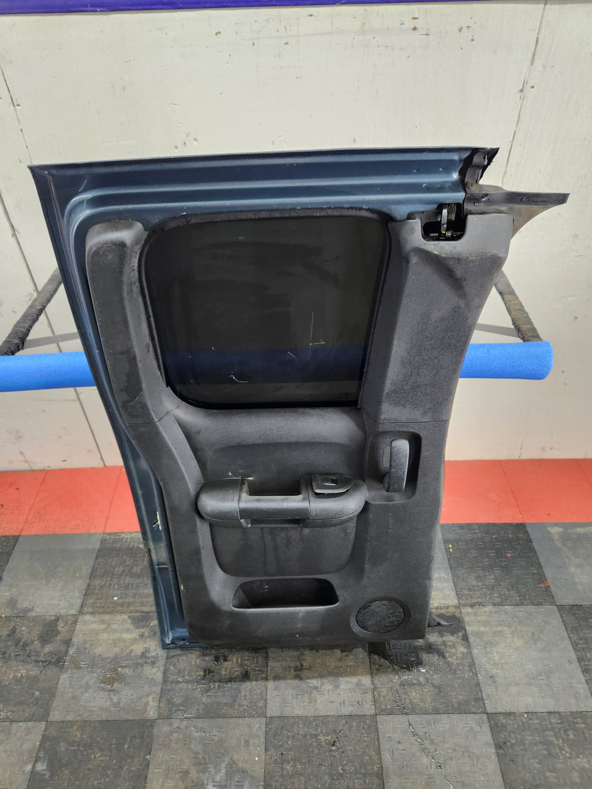 2007-2013 Chevrolet Silverado / GMC Sierra 1500 2500HD 3500 HD Extended Cab LH Rear Driver Side Door