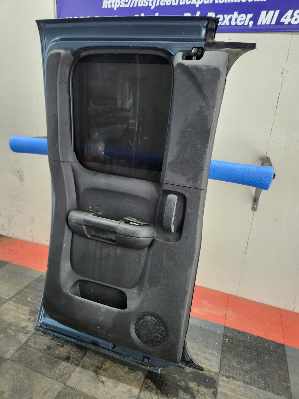 2007-2013 Chevrolet Silverado / GMC Sierra 1500 2500HD 3500 HD Extended Cab LH Rear Driver Side Door