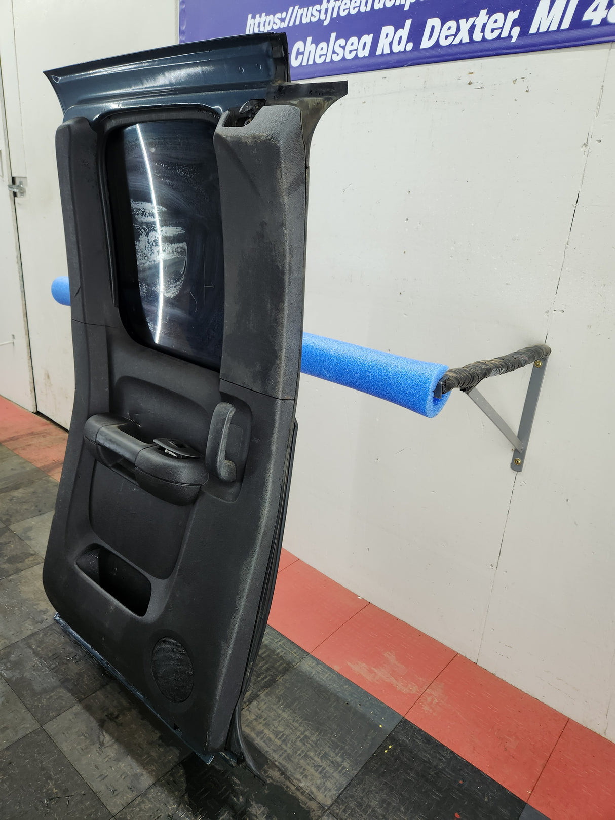 2007-2013 Chevrolet Silverado / GMC Sierra 1500 2500HD 3500 HD Extended Cab LH Rear Driver Side Door