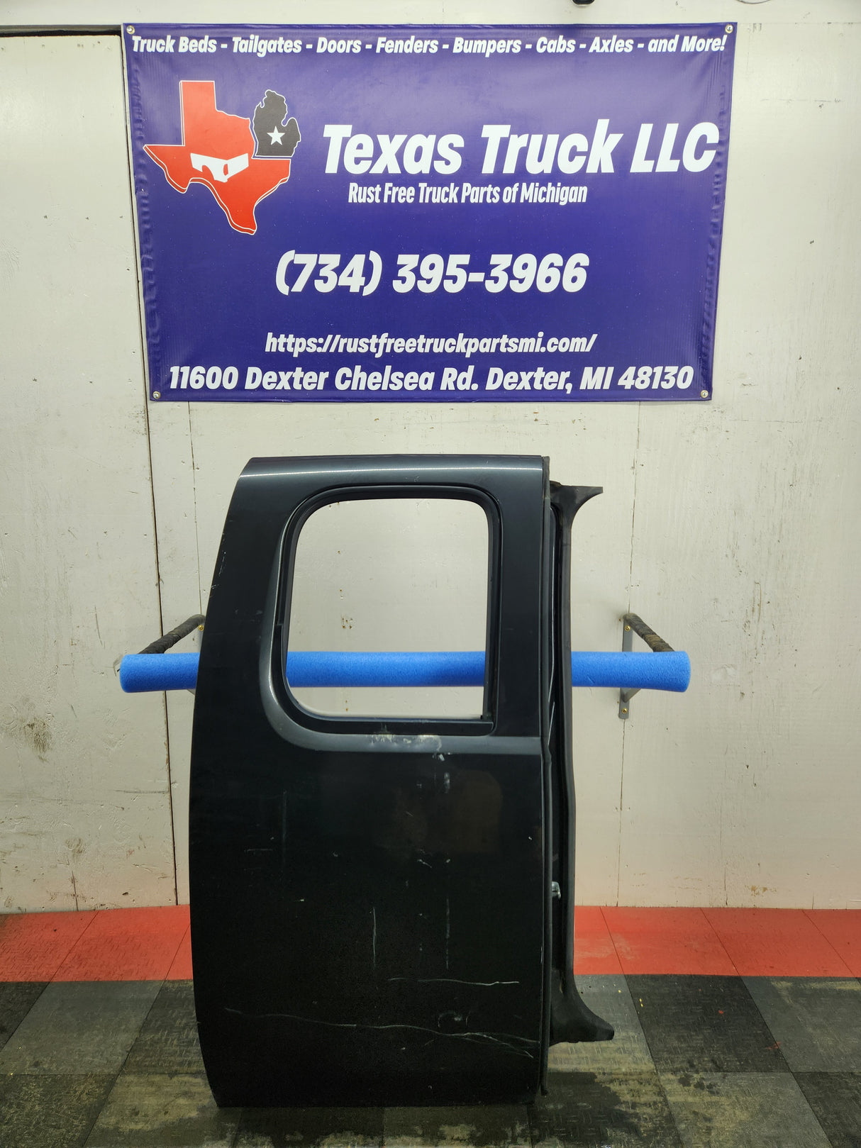 2007-2013 Chevrolet Silverado / GMC Sierra 1500 2500 3500 HD Extended Cab RH Rear Passenger Side Door