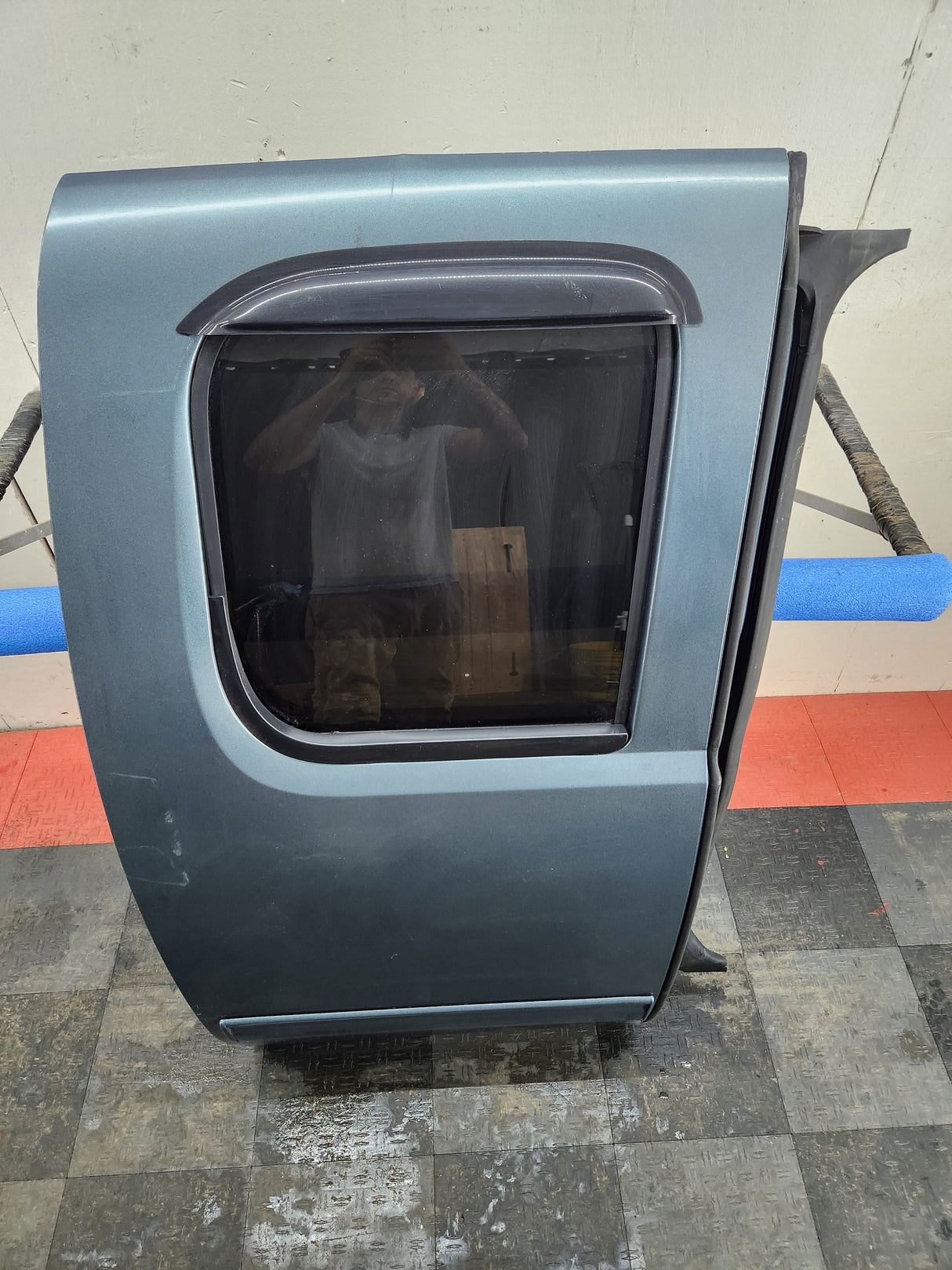 2007-2013 Chevrolet Silverado / GMC Sierra 1500 2500 3500 HD Extended Cab RH Rear Passenger Side Door