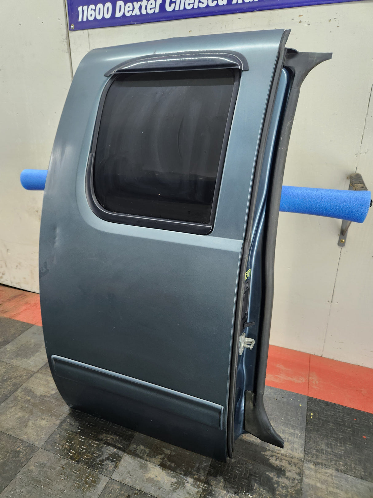 2007-2013 Chevrolet Silverado / GMC Sierra 1500 2500 3500 HD Extended Cab RH Rear Passenger Side Door