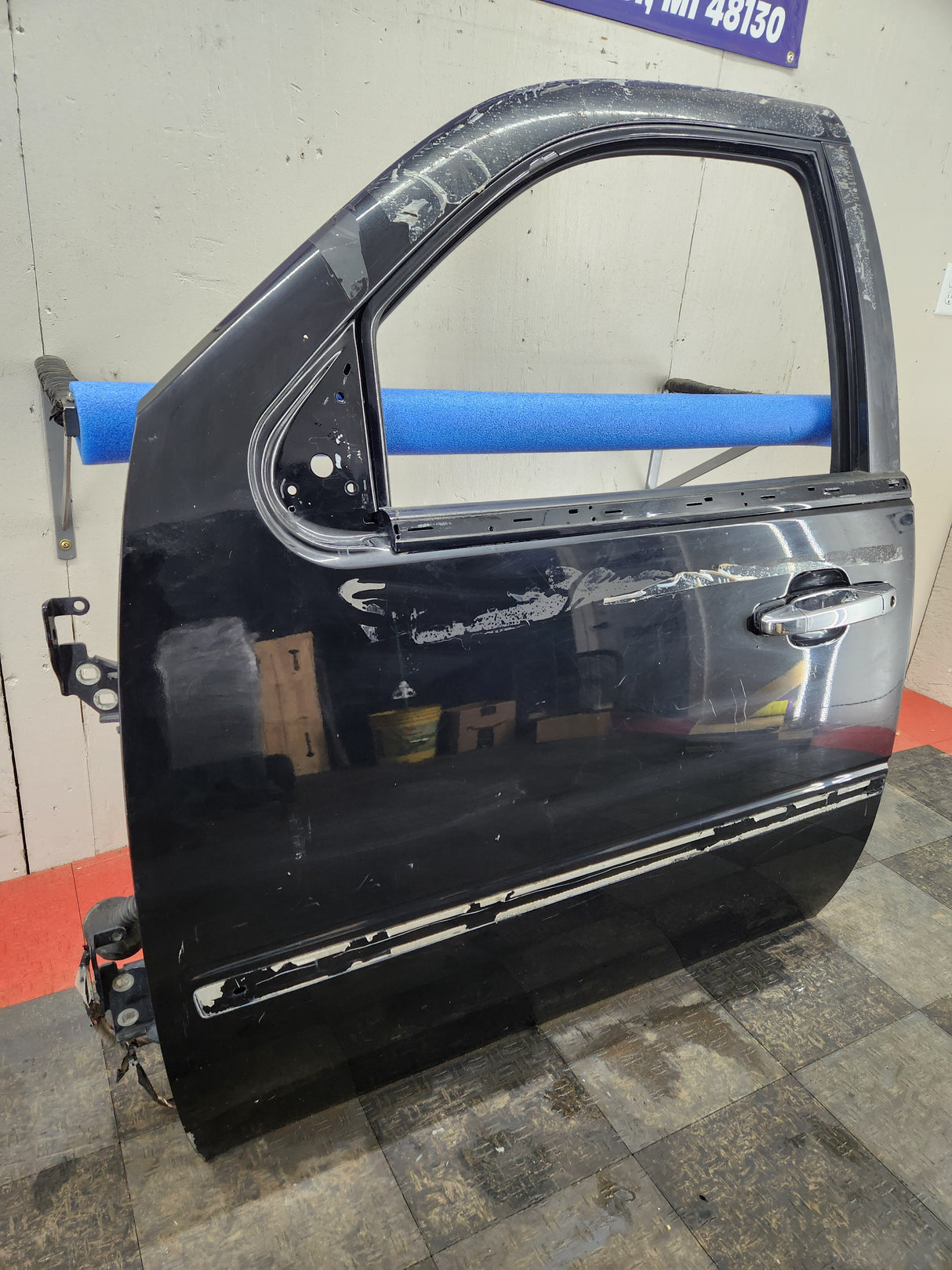 2007-2011 Cadillac Escalade LH Front Driver Side Door