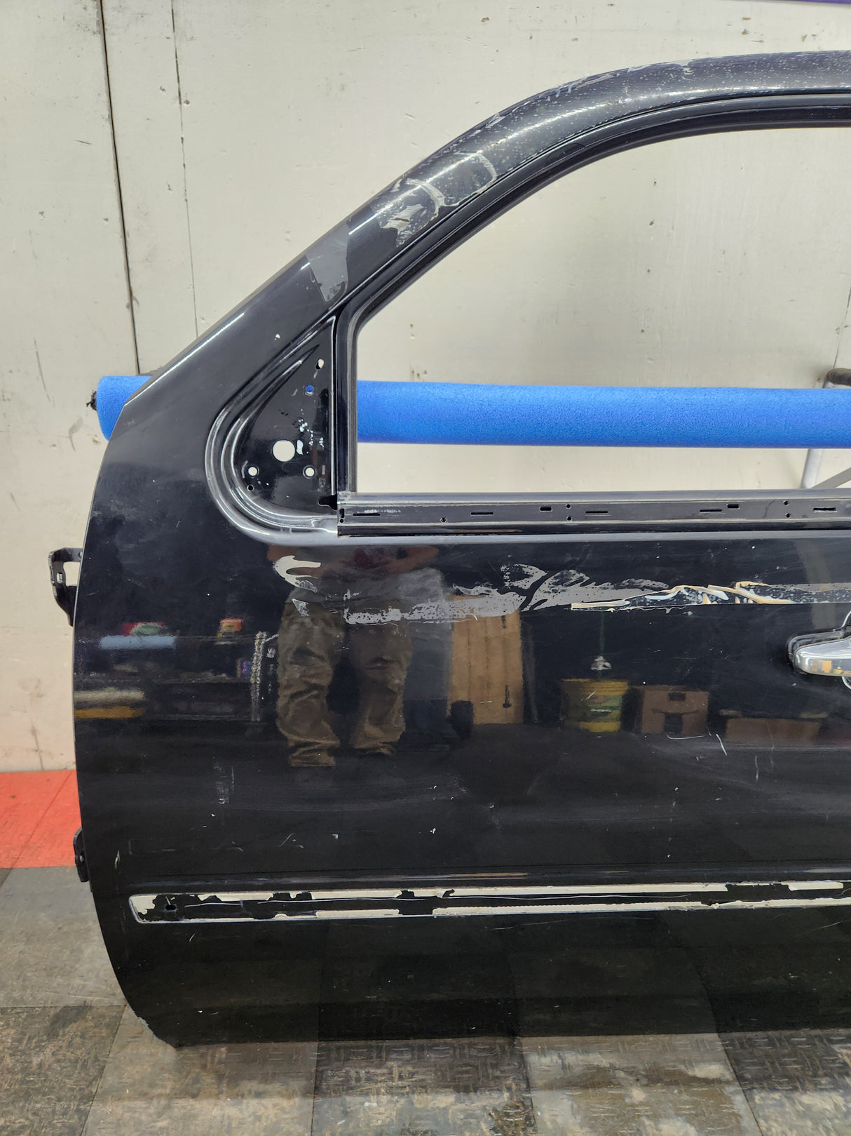 2007-2011 Cadillac Escalade LH Front Driver Side Door